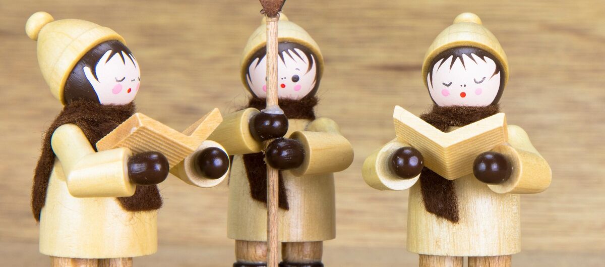 Figuren von Adventssängern