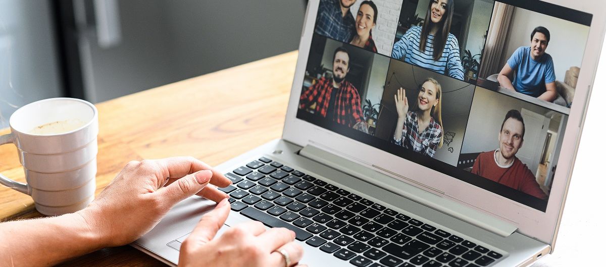 Laptop mit Video Konferenz