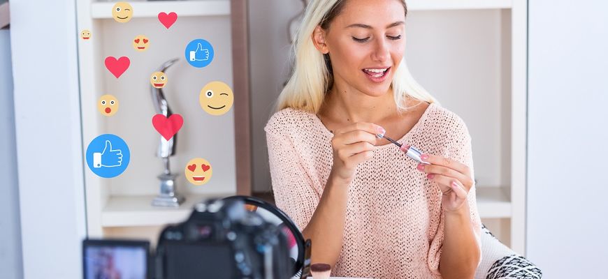 Influencerin stellt Make Up im Instagram Livestream vor